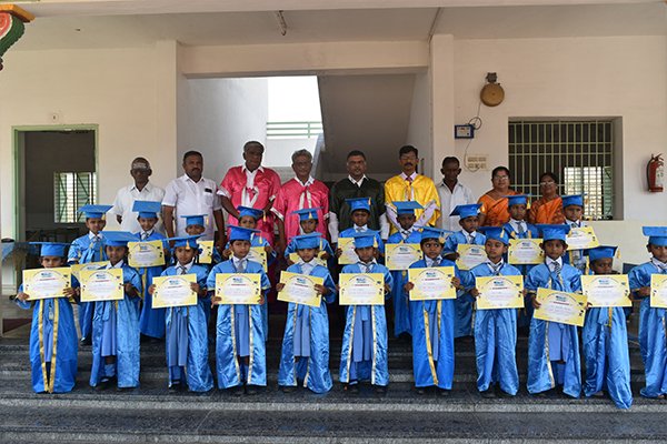 graduation img